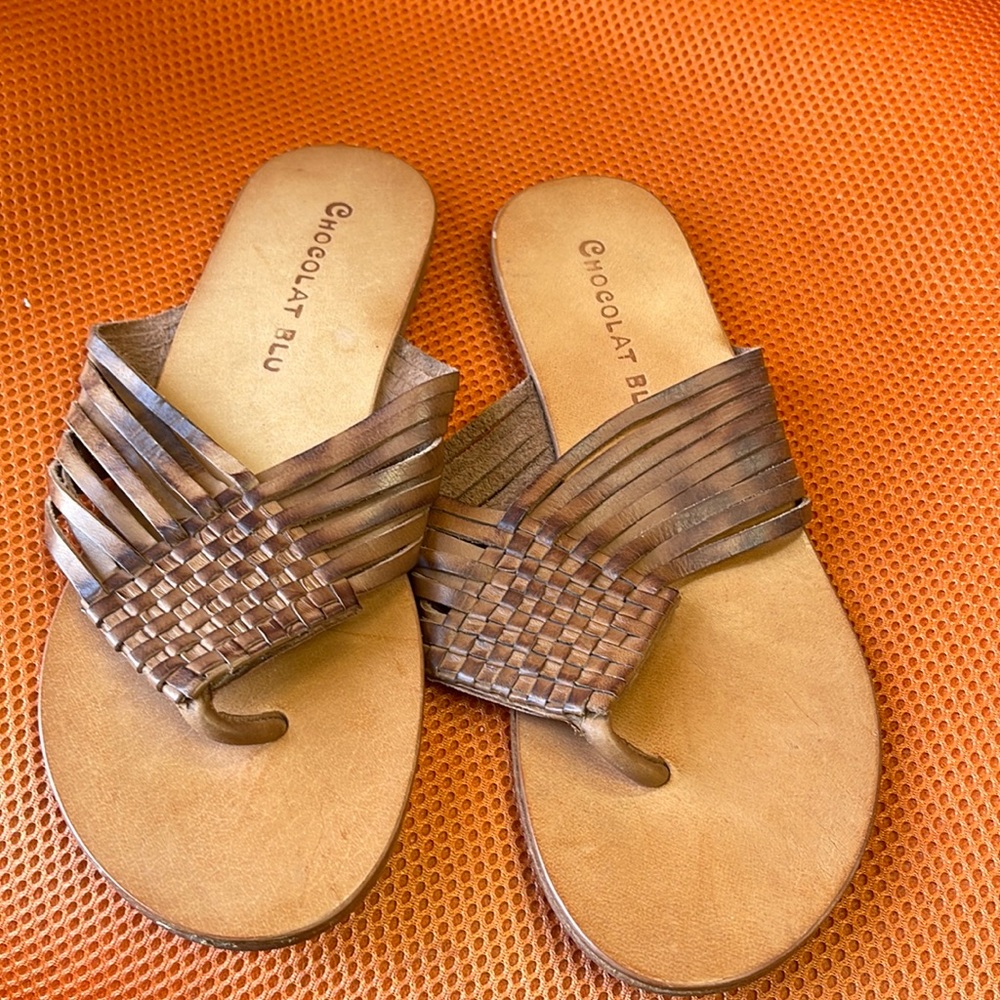 Chocolat blu flat sandals size 8 NWOT